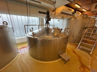 Immagine panoramica di Wedeholms s/s tank 10 000L